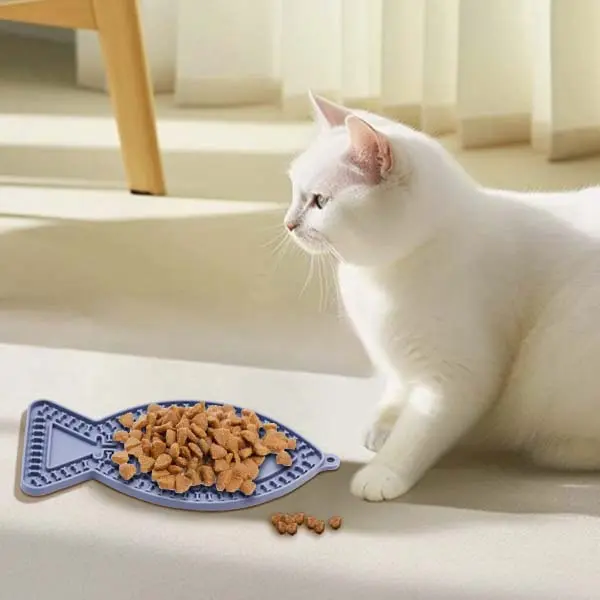 Wholesale Custom Silicone Pet Lick Pad – Fish Shape – 20×10cm – OEM Available