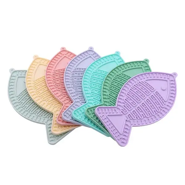 Wholesale Custom Silicone Pet Lick Pad – Fish Shape – 20×10cm – OEM Available