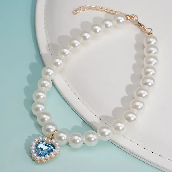 OEM Wholesale Adjustable Pearl Beaded Pet Necklace – 25+5 cm | Plastic Pearls with Alloy & Resin Heart Pendant – 16.6 g