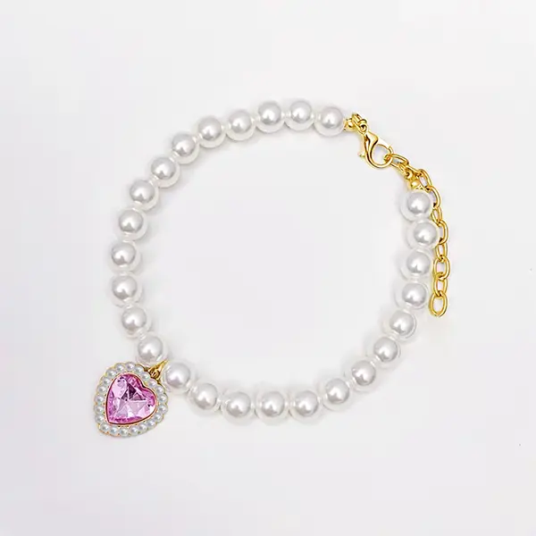 OEM Wholesale Adjustable Pearl Beaded Pet Necklace – 25+5 cm | Plastic Pearls with Alloy & Resin Heart Pendant – 16.6 g