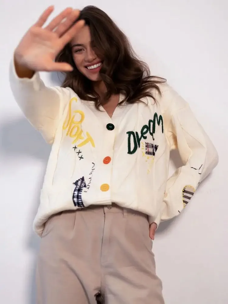 Custom LOGO Ladies Cardigan Sweater Embroidered Patch Autumn Casual Winter Knitted Coat Pocket Women's Jacket for Autumn Season