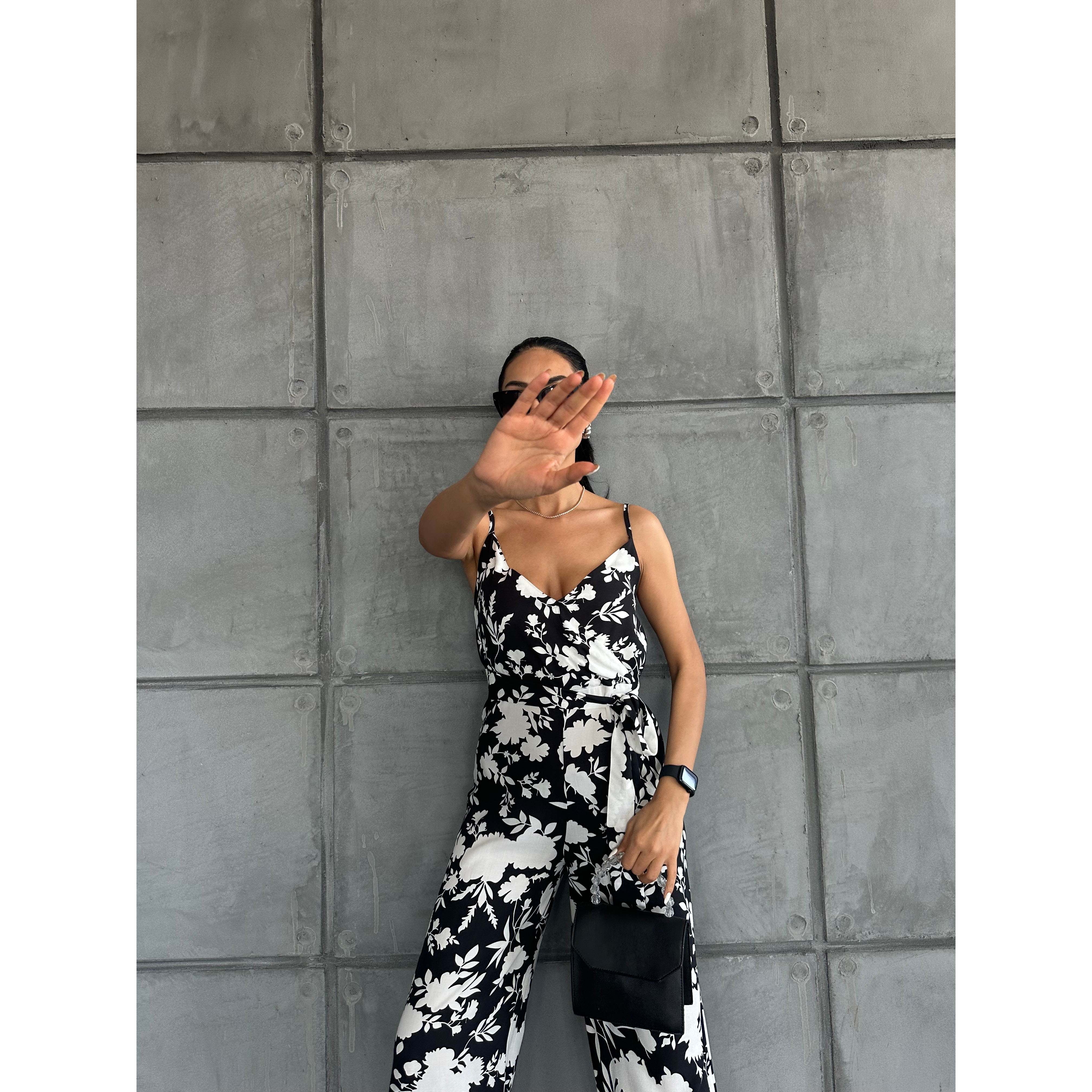 High Waist Patterned V-Neck Strappy Jumpsuit Breathable Chiffon Casual Style