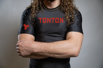 Tontons Custom Pro Grade Rash Guard Short Sleeve Round Neck Compression T-shirt Waterproof UPF50+ for Swimming and Diving