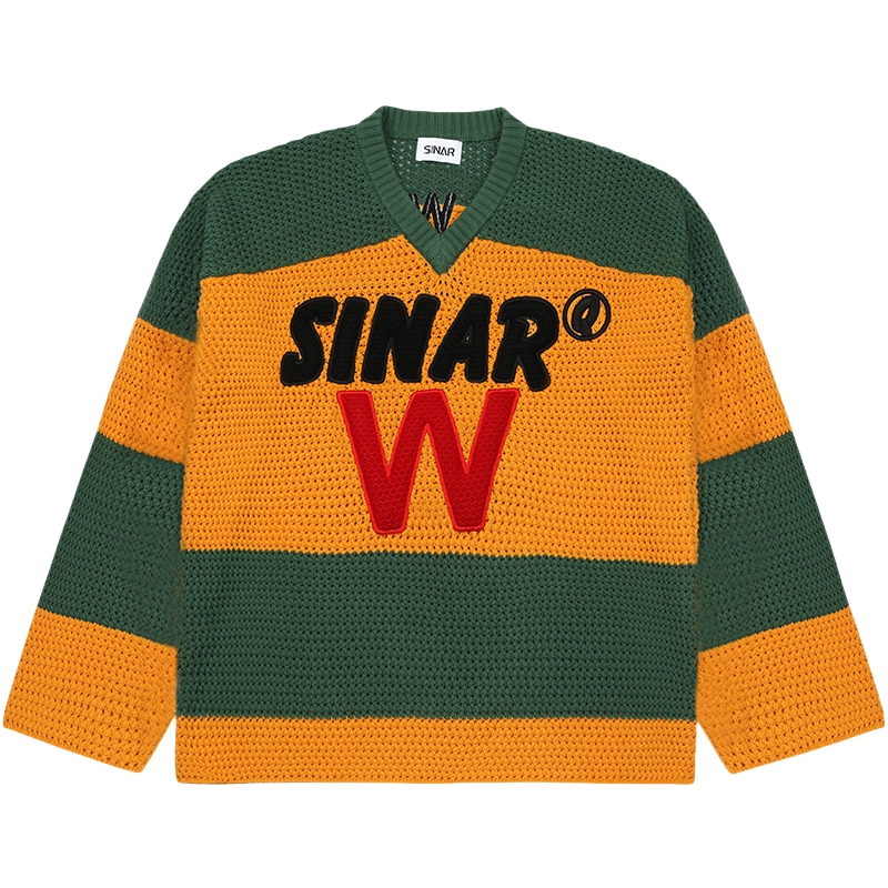 Sweater Display 5