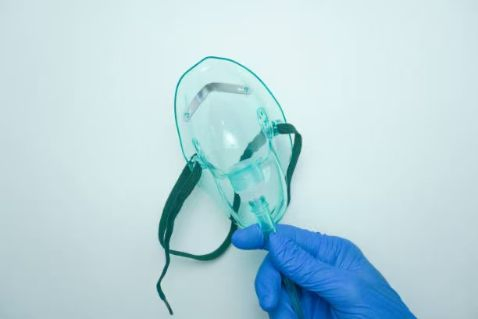 Modelo Mais Recente de Máscara de Oxigênio Descartável para Ambientes Cirúrgicos