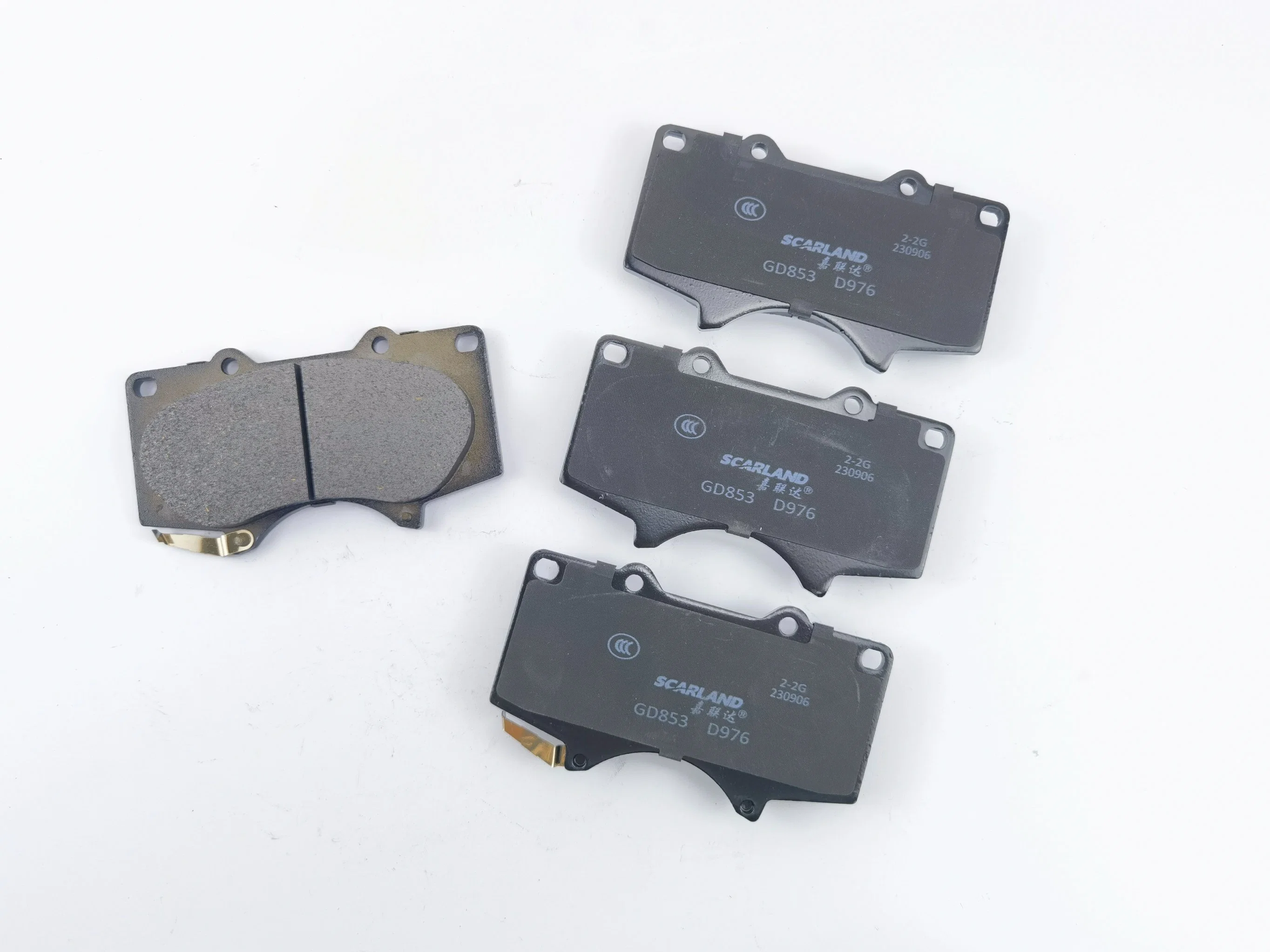 Pastilhas de Freio Dianteiras de Alta Qualidade em Cerâmica e Semi-Metalicas Peça de Reposição para Toyota Land Cruiser Prado (D976 /04465) Fábrica de Peças de Carro