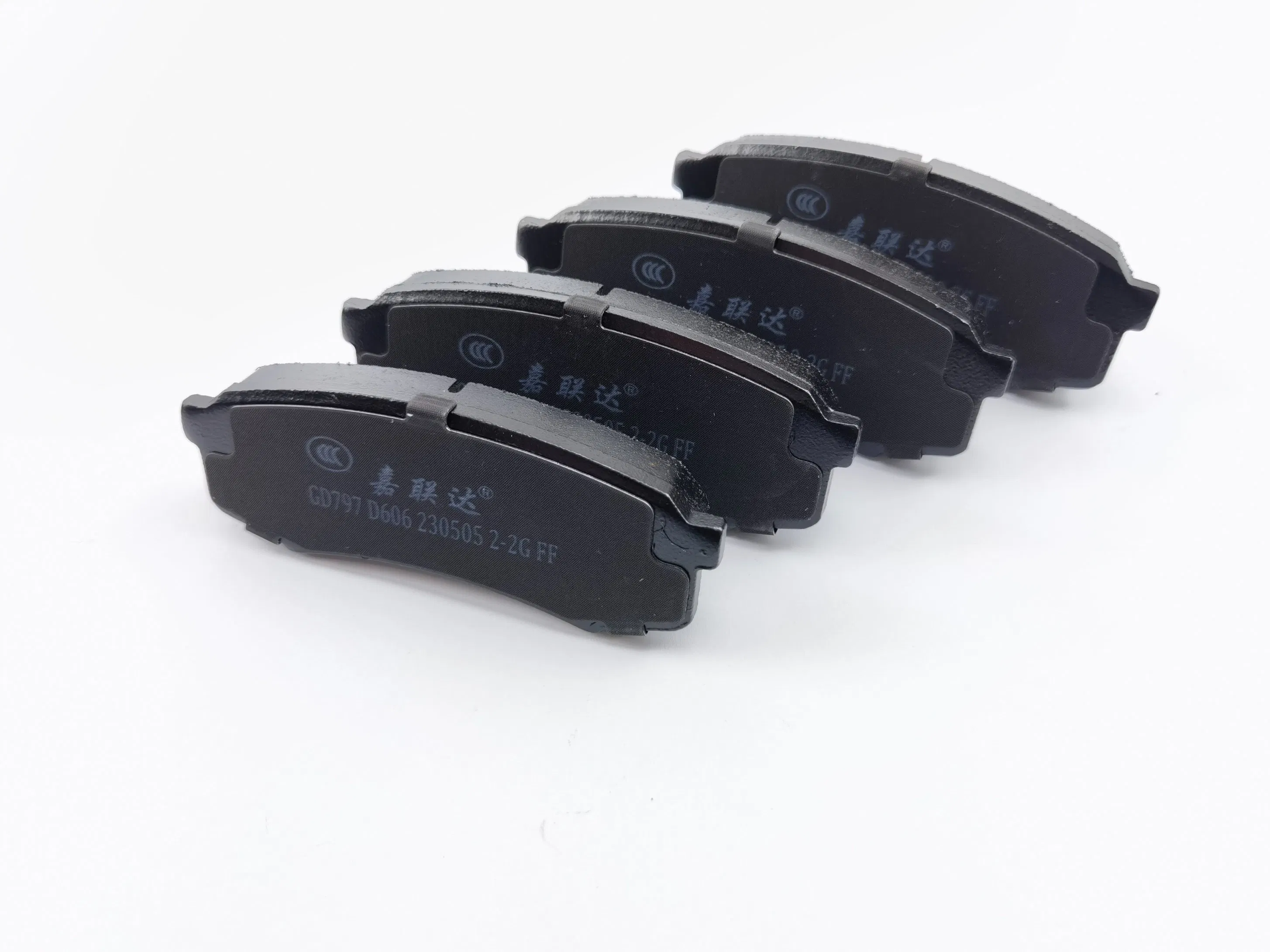 Venda Quente de Alta Qualidade Pastilhas de Freio de Cerâmica Semi-Metálicas para Toyota Land Cruiser Prado (D606/04465/04466) Peça de Reposição para Eixo Traseiro Fabricação