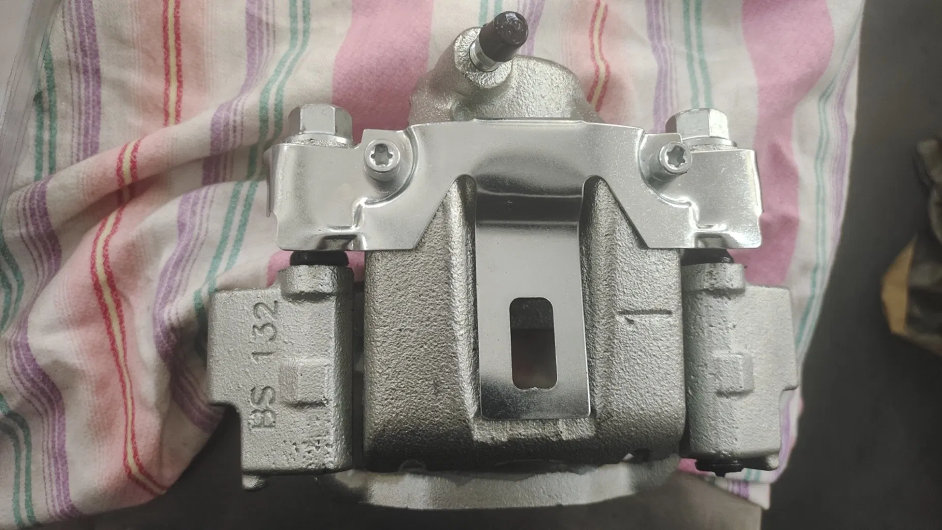 Caliper de Freio Traseiro Esquerdo para Land Cruiser Hzj78 Hzj79 Montagem 47750-60110