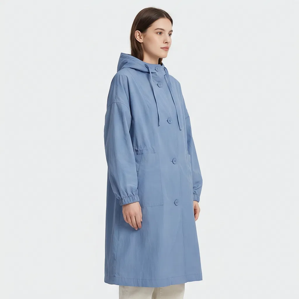 Casaco Trench Fino com Capuz Solto, Frente com Botões e Punhos com Cordão Azul Claro para Mulheres, Primavera Outono Atacado