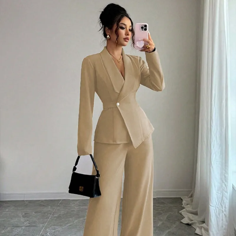 Blazer Feminino de Festa com Gola Xale e Acabamento em Cetim - Detalhe do tecido