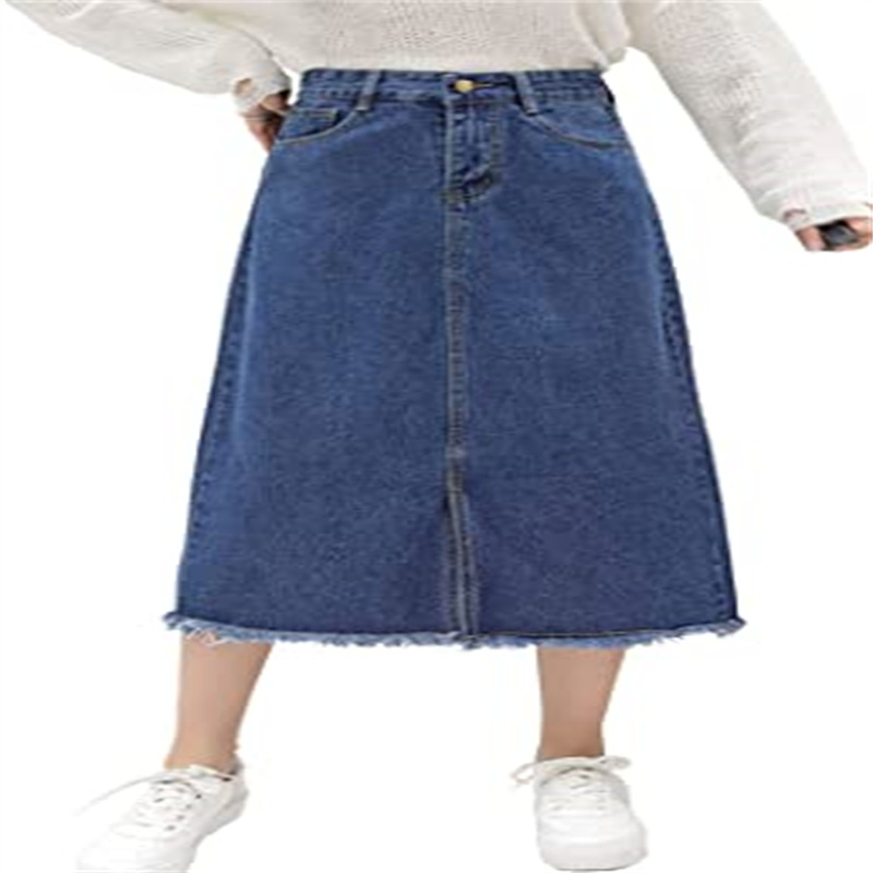 Saia midi de jeans feminina com fenda frontal, barra desfiada e corte em A até a metade da panturrilha