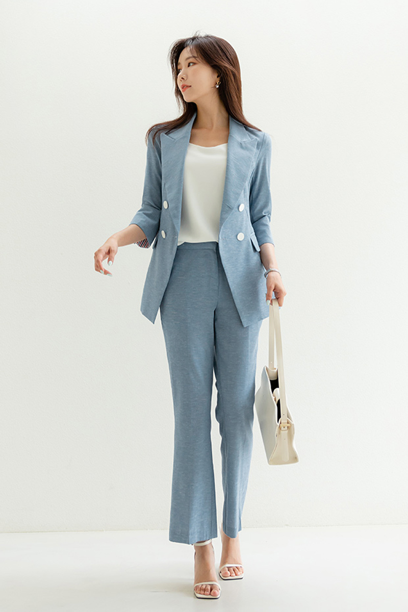Blazer Elegante Azul Claro com Mangas Três Quartos para Mulheres