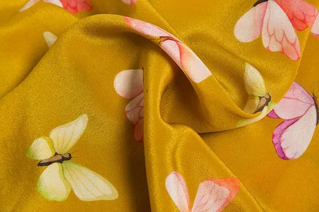 Blusa de Seda Elegante para Mulheres com Mangas de Micro Lanterna Impressas Únicas