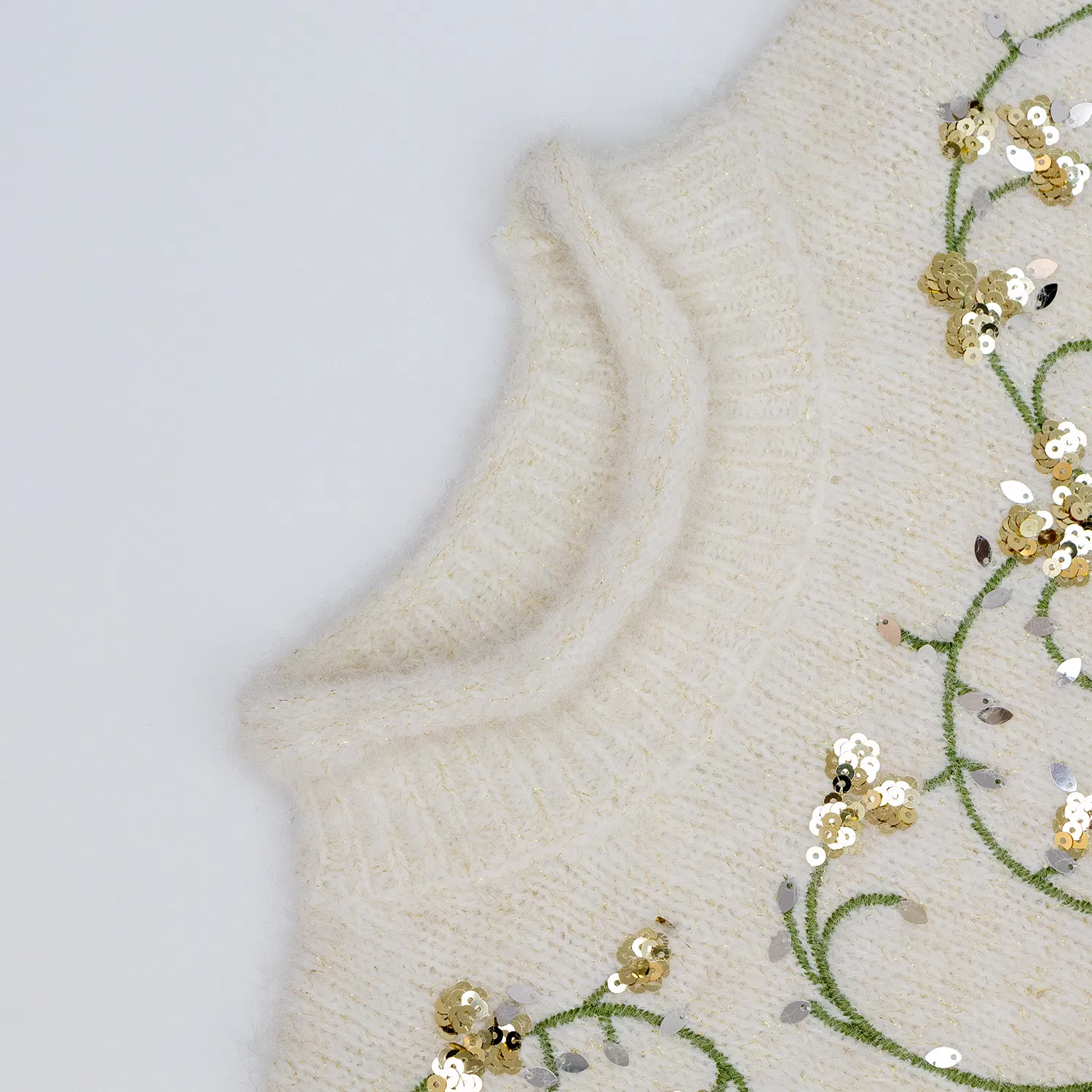 Suéter de Malha Fuzzy com Bordado Floral em Lantejoulas para Mulheres, Gola Alta, Pulôver Elegante e Luxuoso, Moda de Inverno, Fornecedor OEM ODM da China