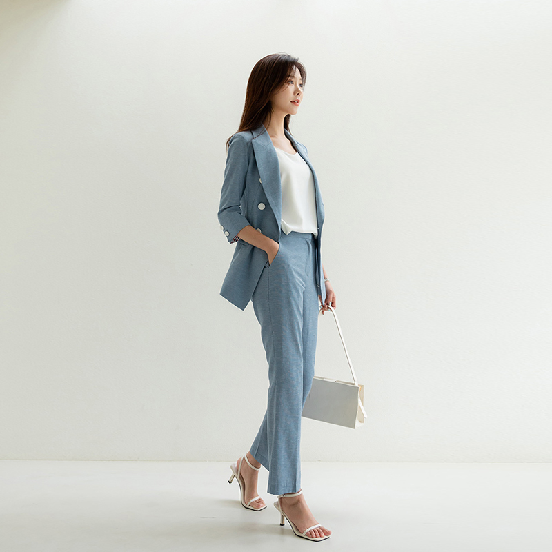 Blazer Elegante Azul Claro com Mangas Três Quartos para Mulheres