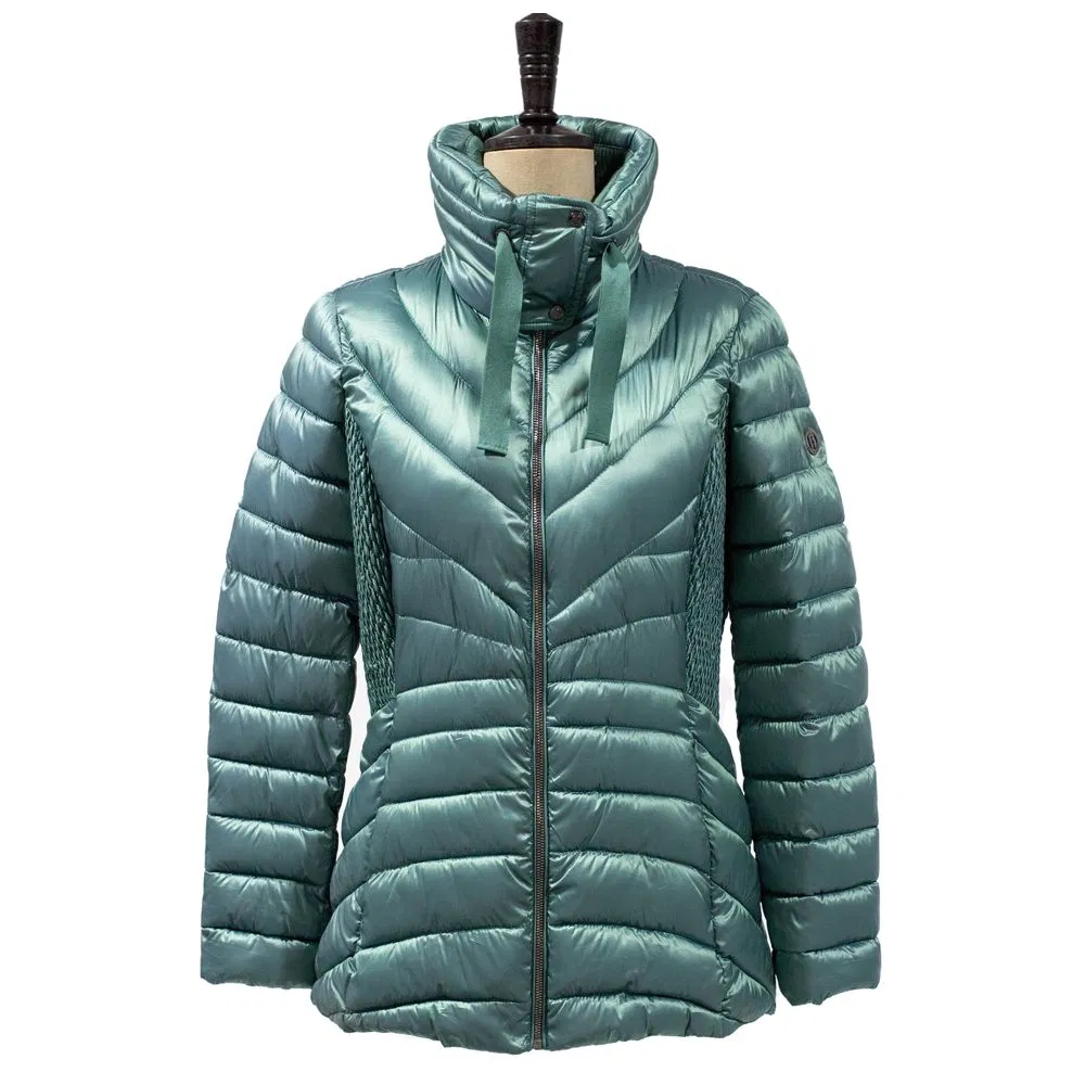 Fabricante Roupas Femininas de Inverno Atacado Jaqueta Curta Slim Fit com Capuz Oculto e Design de Cintura Lateral com Pregas Elásticas