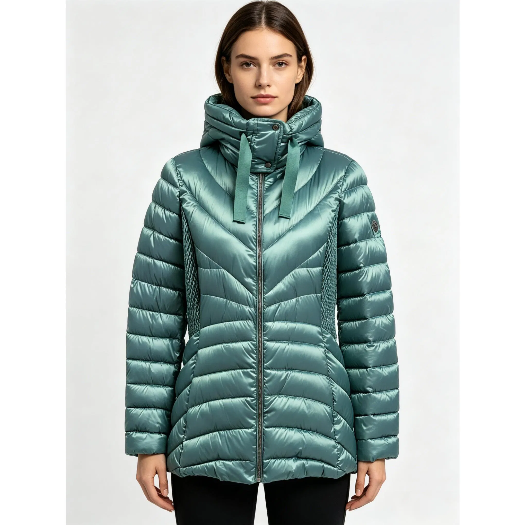Fabricante Roupas Femininas de Inverno Atacado Jaqueta Curta Slim Fit com Capuz Oculto e Design de Cintura Lateral com Pregas Elásticas