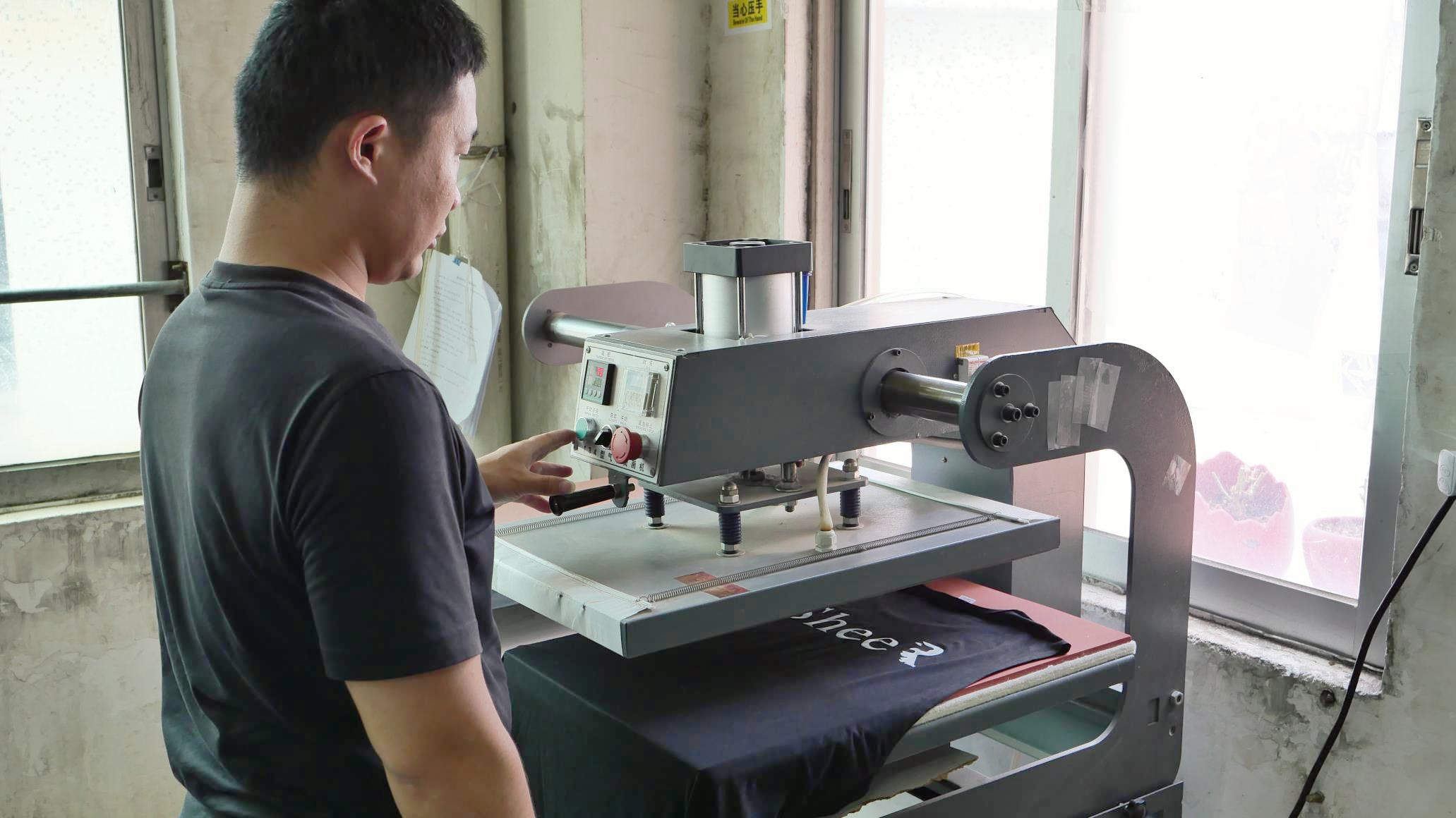 Impressão por transferência térmica na BHAD Clothing
