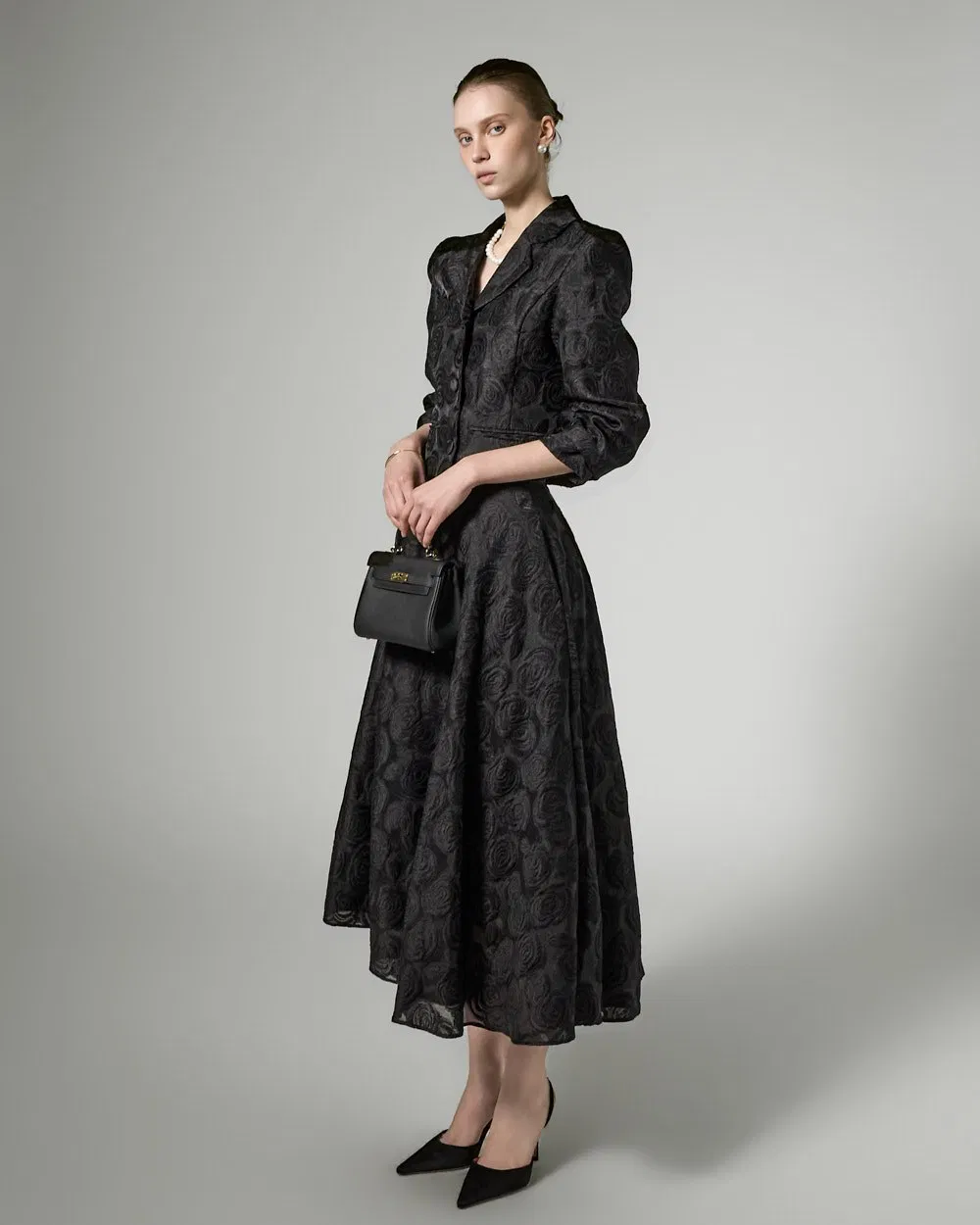 Conjuntos de Luxo por Atacado para Mulheres Blazer Personalizado Curto Ajustado com Estampa Floral em Tecido Jacquard Blazer Feminino Acompanhado de Saia Longa Larga