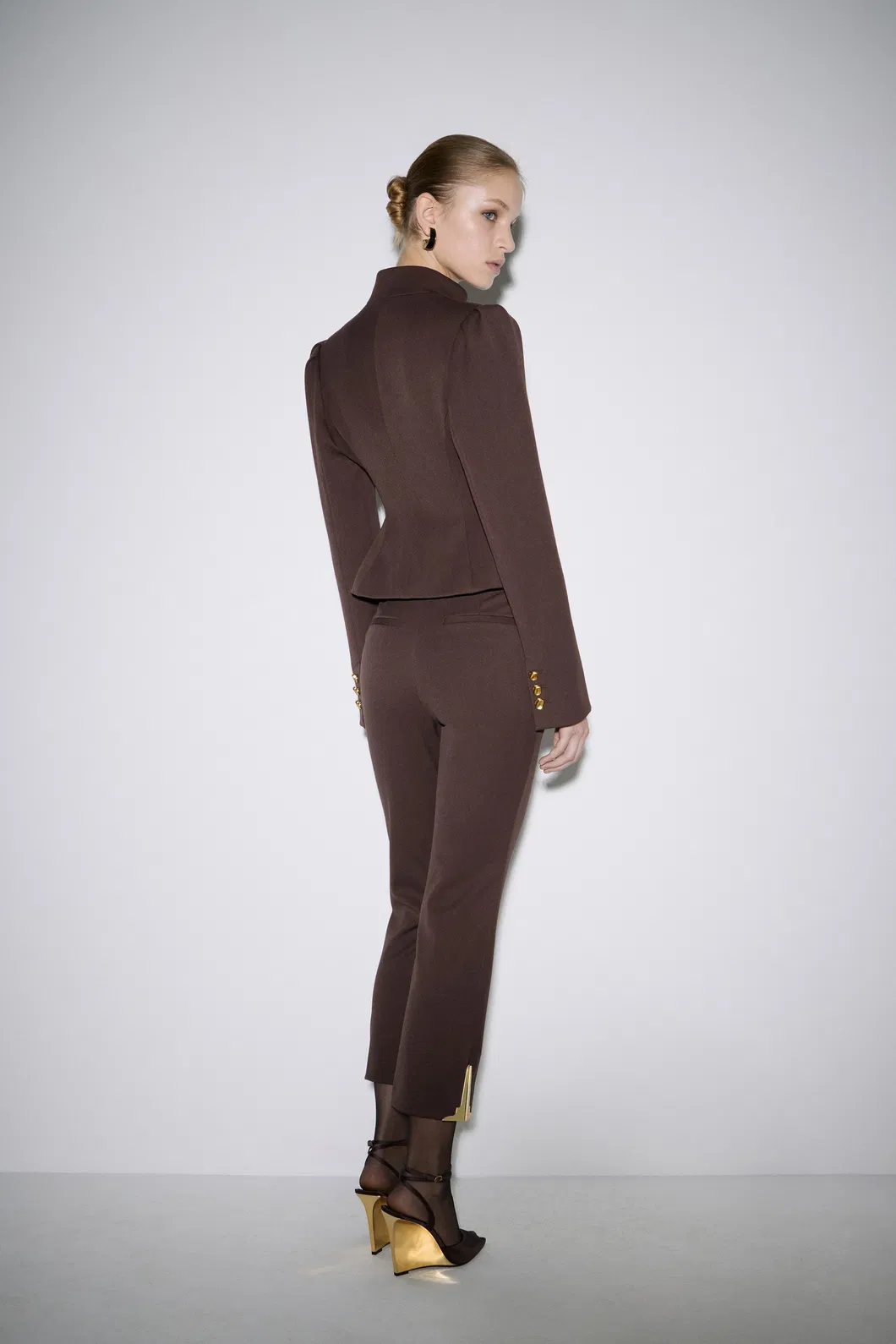 Conjunto de Blazer Feminino com Design de Fecho de Zíper Metálico e Calças Cropped Justas