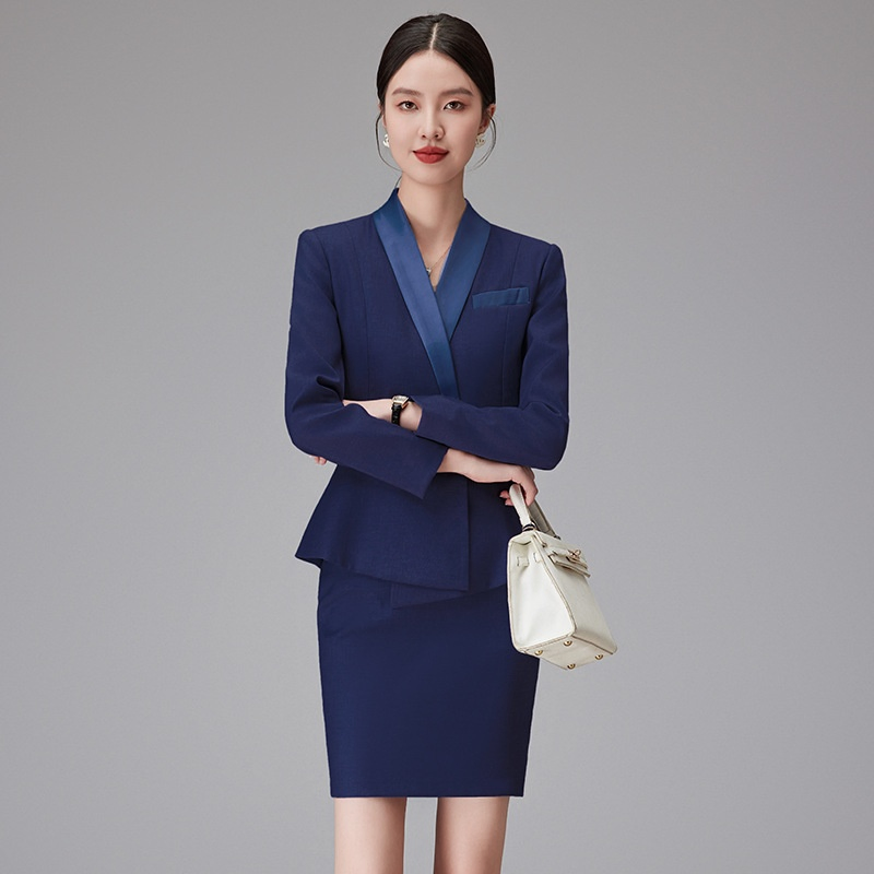 Blazer feminino casual inteligente para sexta-feira no campus com detalhe de bolso falso