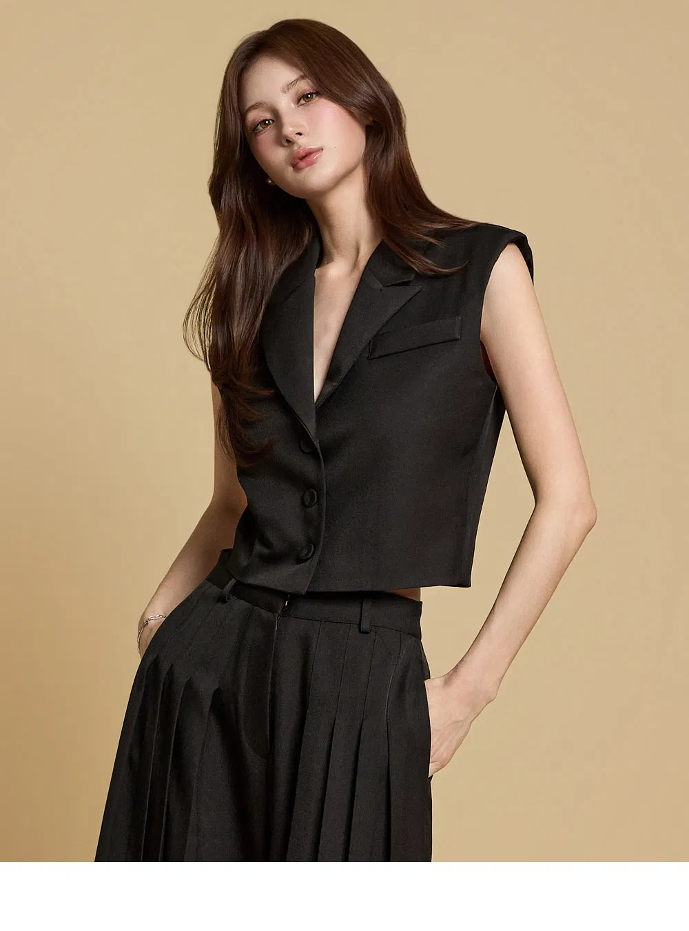 Novas Roupas de Verão Femininas Personalizadas Blazer Sem Mangas com Gola Lapel, Acompanhado de Shorts Plissados