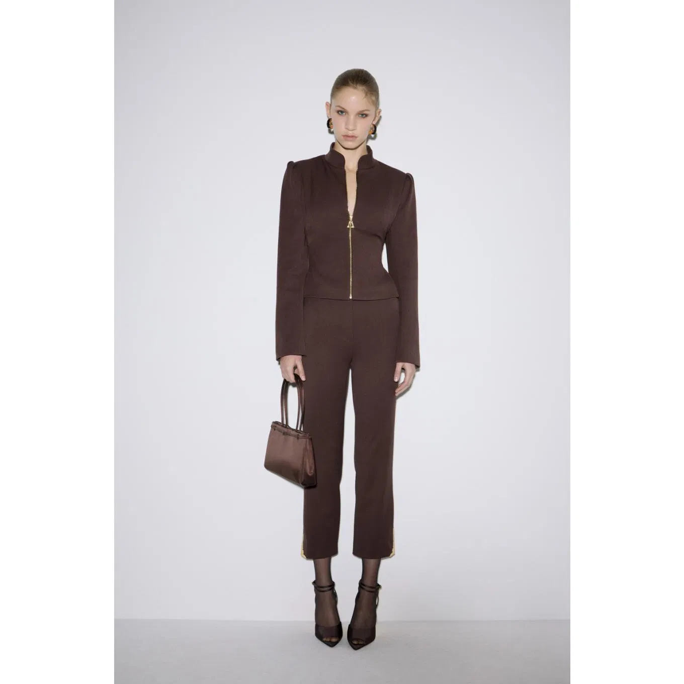 Conjunto de Blazer Feminino OEM ODM com Design de Fecho de Zíper Metálico e Calças Cropped Justas