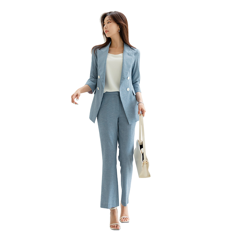 Blazer Elegante Azul Claro com Mangas Três Quartos para Mulheres