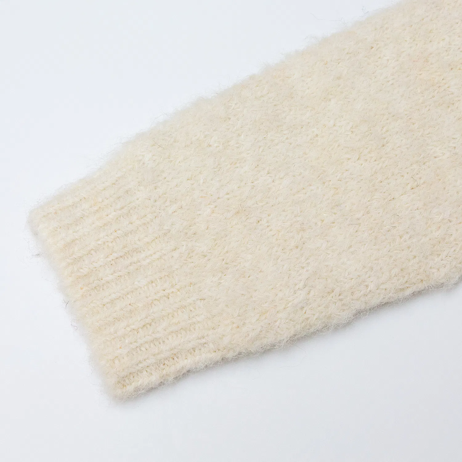 Detalhe do Suéter de Malha Feminino
