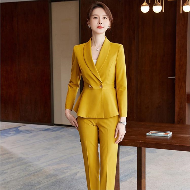 Blazer Feminino com Ombre Gradiente de Lantejoulas para Evento na Passarela
