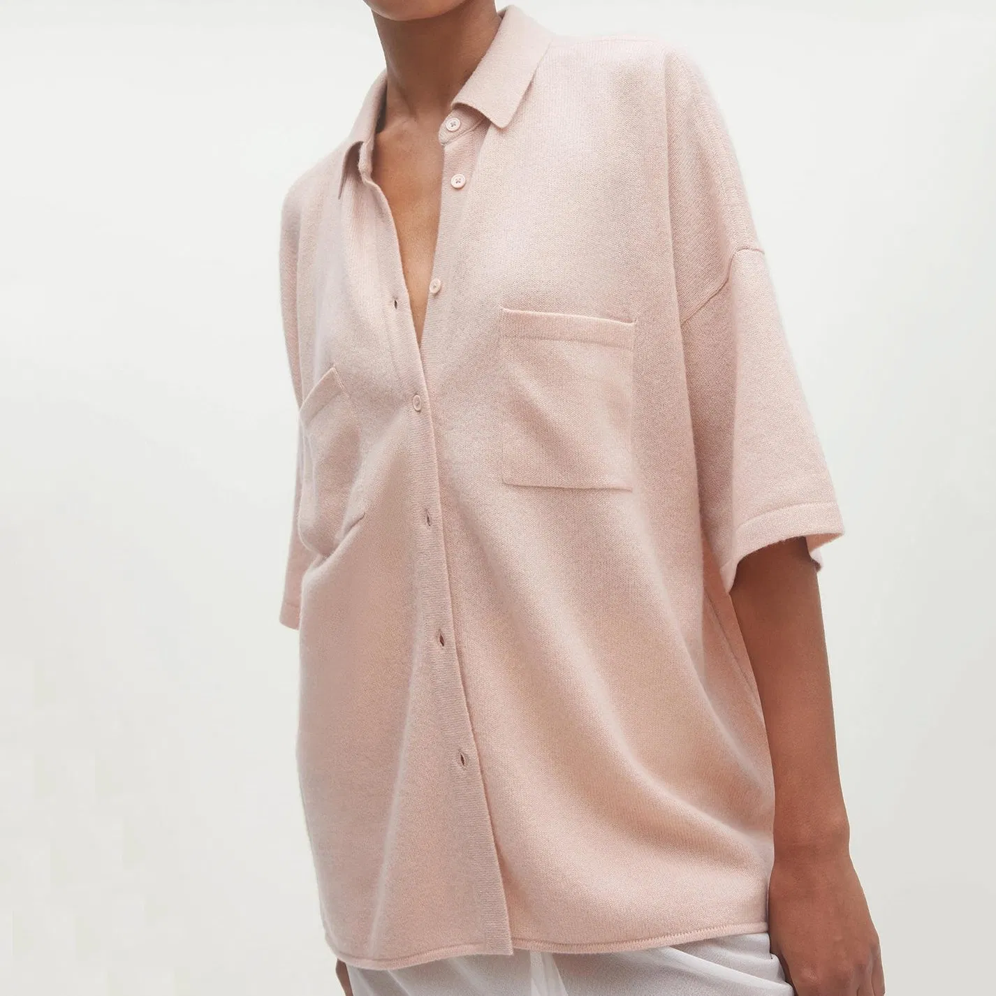 Camisa Feminina de Cashmere Premium Tricotada com Dois Bolsos Mais Popular
