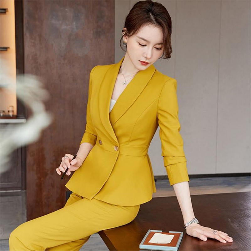 Blazer Feminino com Ombre Gradiente de Lantejoulas para Evento na Passarela
