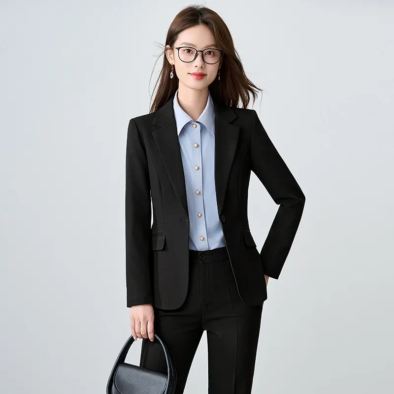 Blazer feminino com ombreira removível e silhueta personalizável