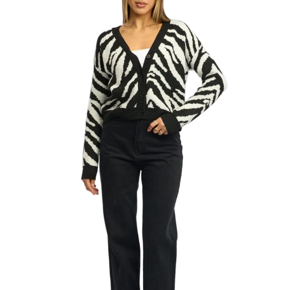 Cardigã feminino cropped em jacquard de padrão zebra preto e elegante com decote em V