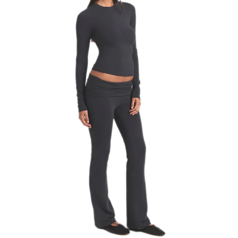 Conjunto Feminino Ky Ajustado com Manga Longa e Calças Flare Estilo Básico Versátil