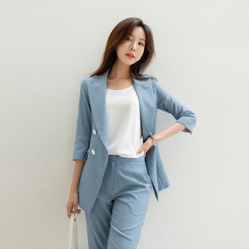 Blazer Elegante Azul Claro com Mangas Três Quartos para Mulheres