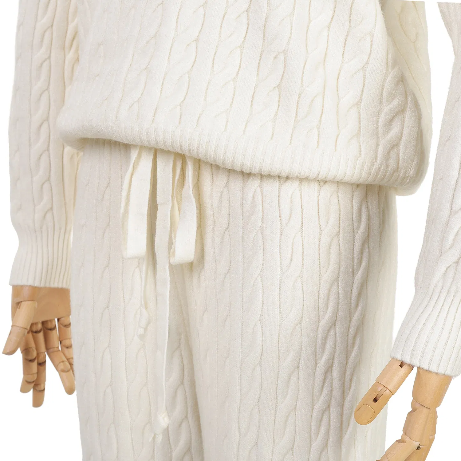 Conjunto de Suéter Feminino em Tricô com Padrão de Tricô em Cor Bege e Calças Longas de Tricô