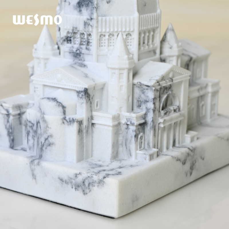 Custom Size Home Decoration Pieces Tabletop Ornaments Small Polyresin Modern Sculpture