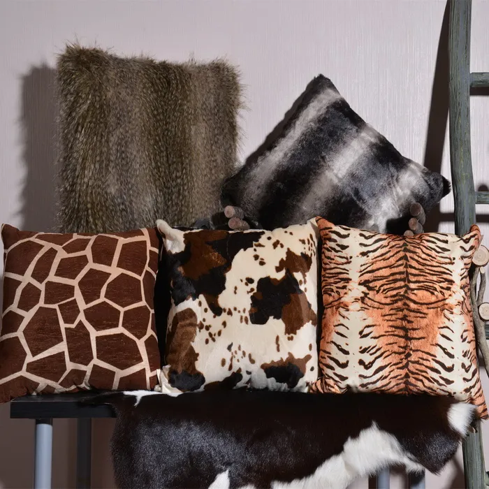 Throw Pillow Detail 7