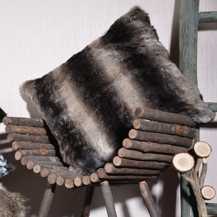 Throw Pillow Detail 8