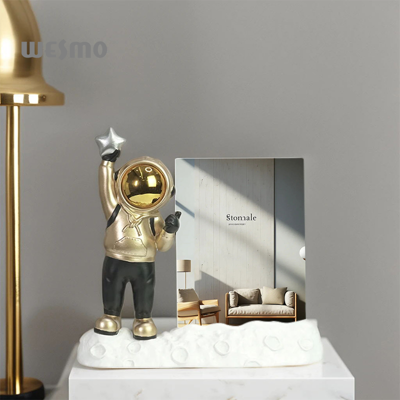 Resin Tabletop Gold Astronaut Sculpture Decorative Photo Frame Ornaments