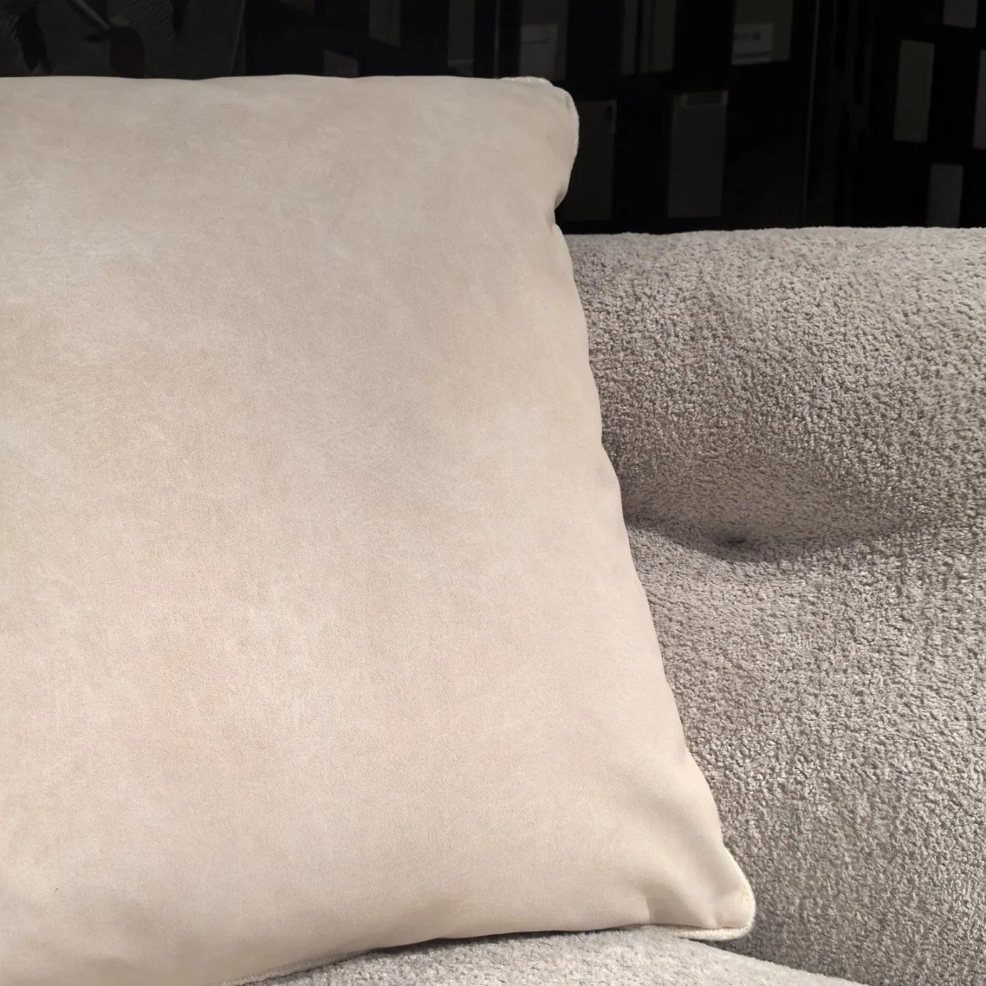 Wholesale Fluffy Faux Fur Teddy Cushion Pillow Cover Woven Decorative Throw Pillow for Home or Hotel Fall Collection