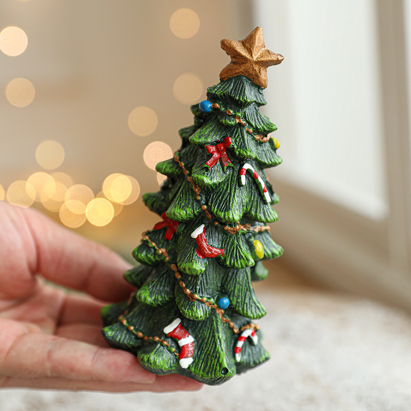 New Design Christmas Mini Tree Resin Crafts Desktop Ornaments Christmas Gift Green Tree Display Novelty Decoration