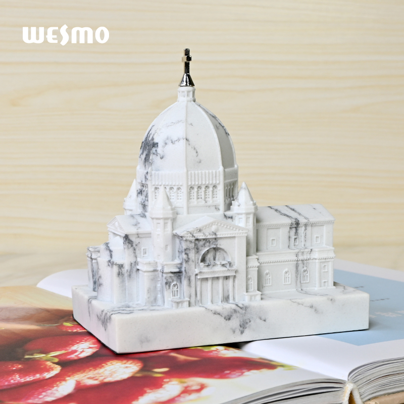 Custom Size Home Decoration Pieces Tabletop Ornaments Small Polyresin Modern Sculpture