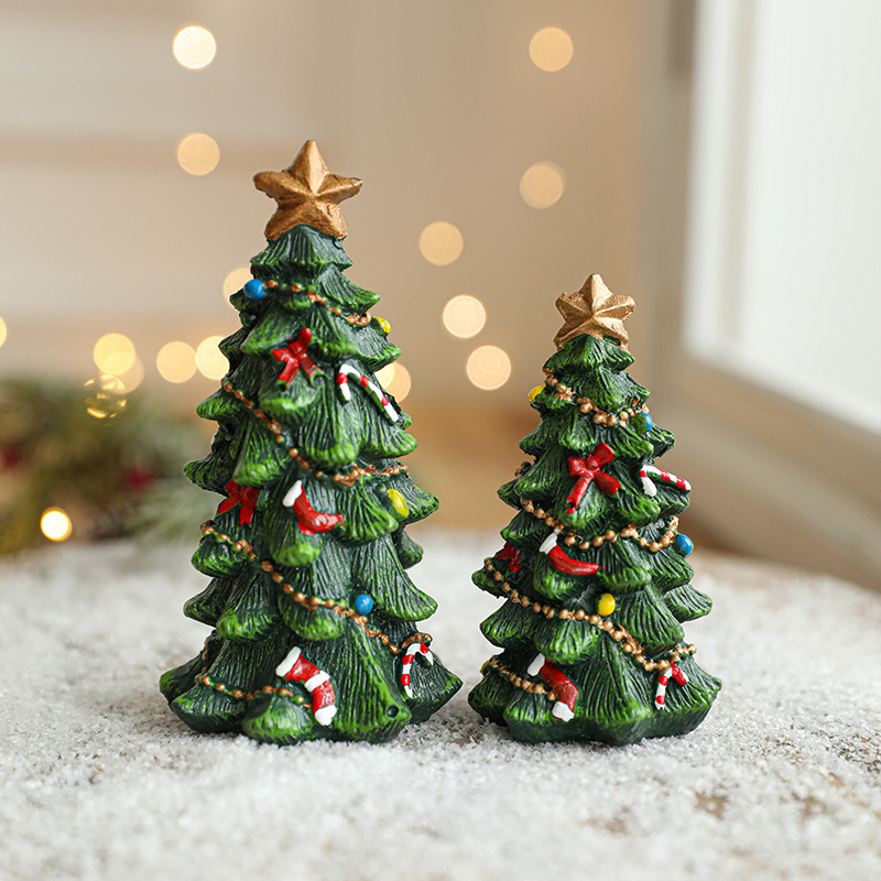 New Design Christmas Mini Tree Resin Crafts Desktop Ornaments Christmas Gift Green Tree Display Novelty Decoration
