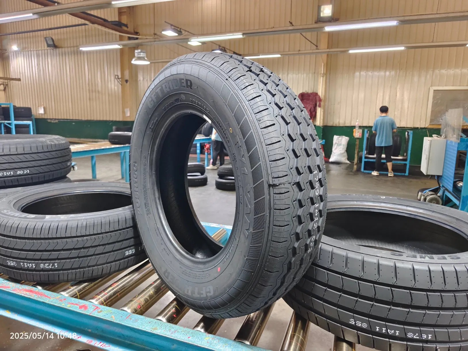 Wholesale Customized Size 155r13c Sv1 All Seasonal Radial Wear Resistance High Performance PCR/LTR/C/Van/Pick-up Light Truck PCR Passenger Van Tyre