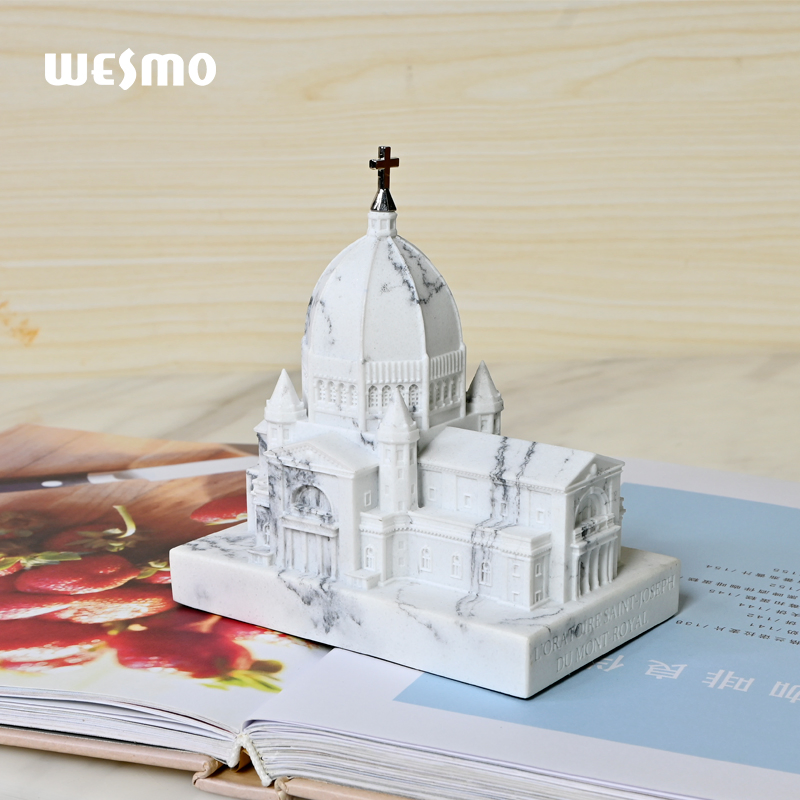 Custom Size Home Decoration Pieces Tabletop Ornaments Small Polyresin Modern Sculpture