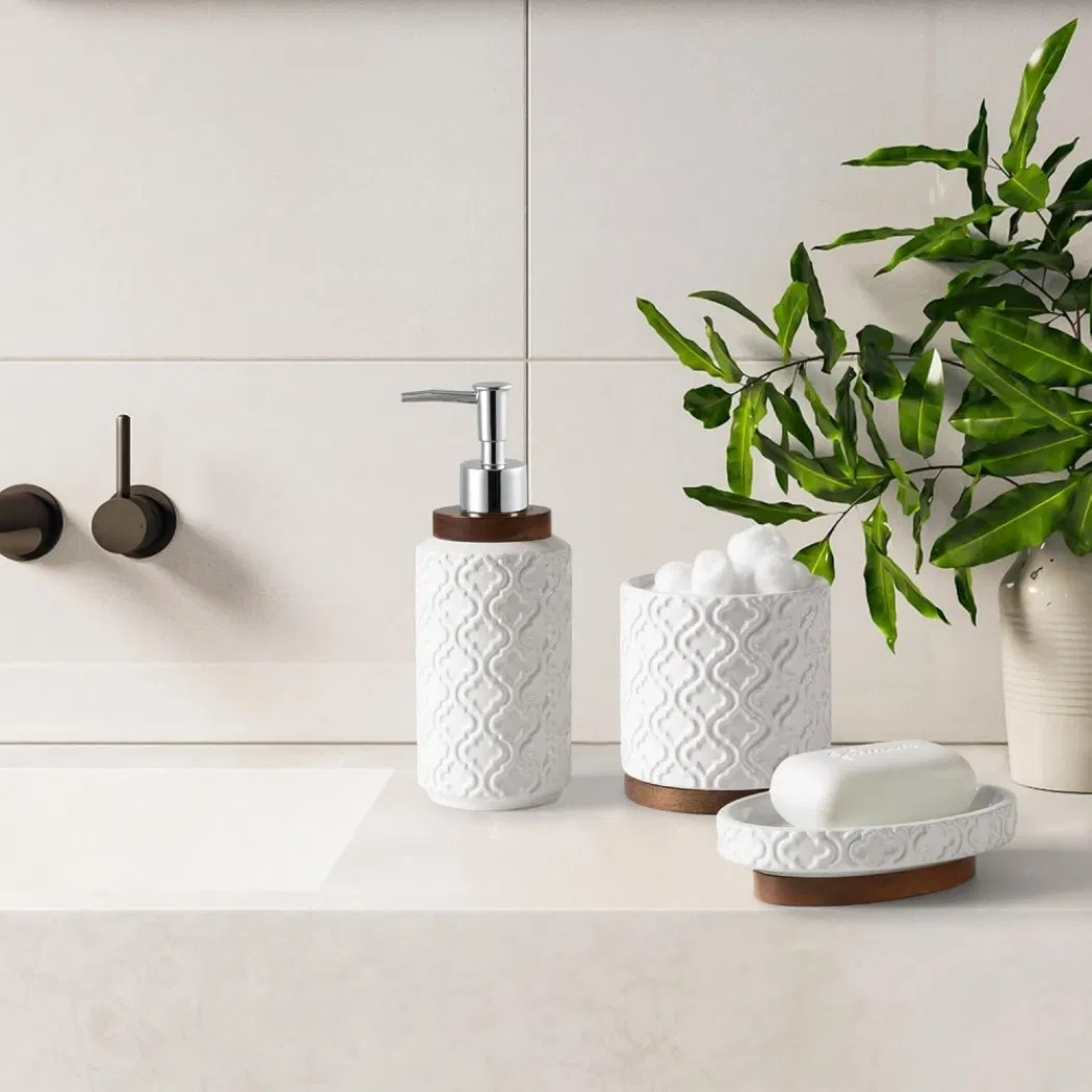 Luxury High Green Ceramic Four-Piece Set Bathroom Accessory for Toilet Stylish Home Decor