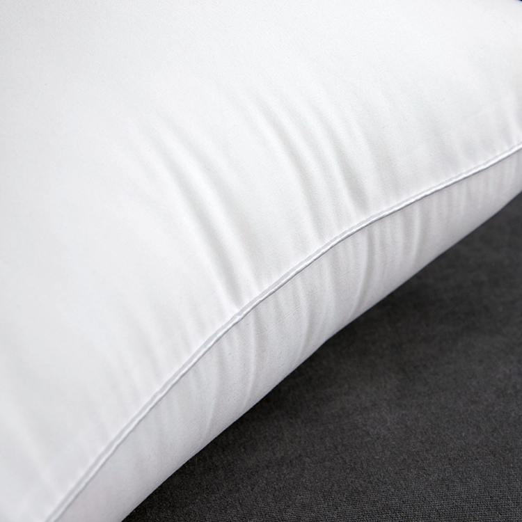 Manufacturer Supply Polyester Fiber Padding 45X45cm Square Pillow Insert Sofa Decorative Cushion Inner for Hotel / Home