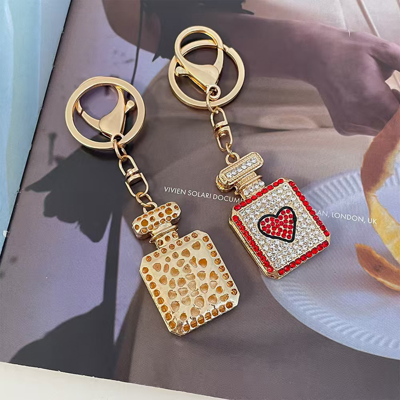 Luxury Perfume Bottle Keychains Exquisite Bag Pendant Rhinestone Key Chain Car Accessories